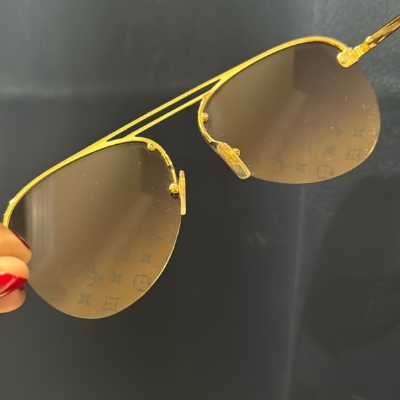 🧡Louis Vuitton Z1020W Gold Monogram Clockwise Sunglasses - Picture 10 of 14